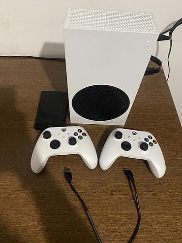 game sir: Продаю очень выгодно второй джойстик в подарок Xbox Series S — 1