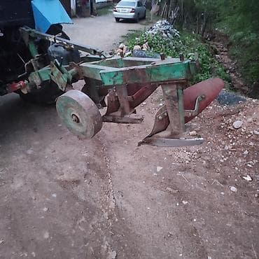 штатив для лампы: Срочно срочно прадаю.Навесной оборотный плуг для трактора - — 3