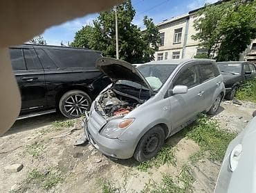 Toyota Ist: 2003 г., 1.3 л, Автомат, Бензин, Хетчбек