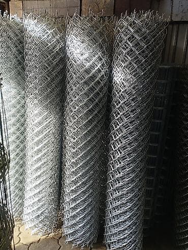 Сетка-рабица в рулонах - Тип: металлическая сетка-рабица, плетёная -