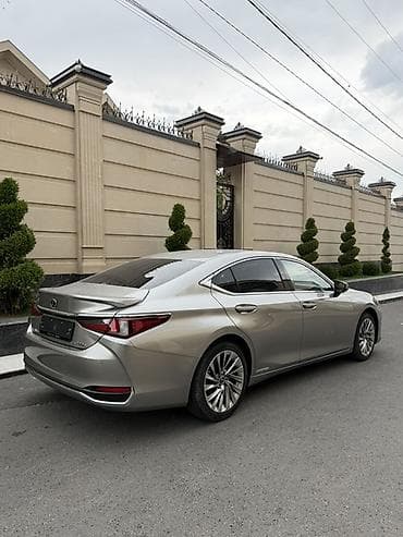 Lexus ES: 2019 г., Гибрид, Седан — 3