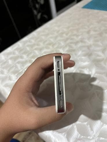 IPhone 4, Ак — 3