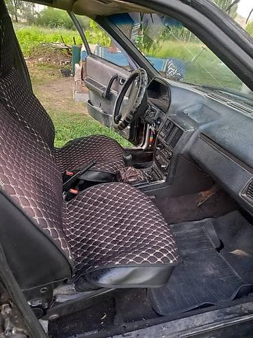 bvd e2: Audi 100: 1984 г., 2 л, Механика, Бензин, Седан — 4