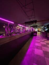 куплю коммерческую недвижимость с арендаторами: Продаётся коммерческая недвижимость — действующее кафе в самом центре — 15