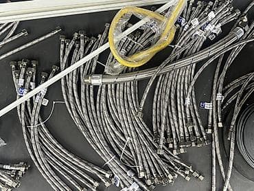 Гибкие подводки для воды и газа - Назначение: подключение смесителей