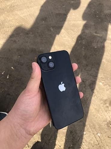 IPhone 13, Б/у, 128 ГБ, Midnight, Чехол, 83 %