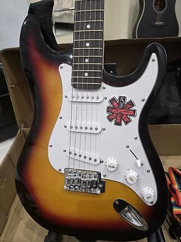 курс гитары: Комплект для электрогитары Terris TRACK‑1 SB + комбоусилитель Terris — 3