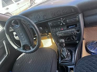 step 2: Audi 100: 1992 г., Механика, Седан — 5