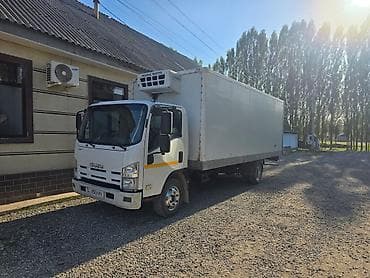 Транспорт: Isuzu : 2015 г., 5.2 л, Механика, Дизель, Фургон — 3