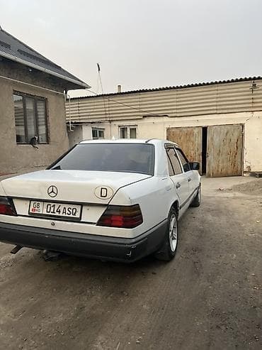 camry 2020: Mercedes-Benz W124: 1989 г., Механика, Дизель, Седан — 9
