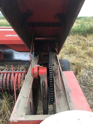 домкрат гидравлический для вытяжки авто: Пресс-подборщик тюковый, прицепной, красный - Тип: тюковый — 2