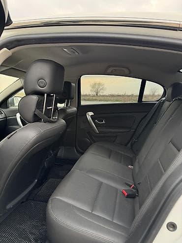 Транспорт: Renault SM6: 2019 г., 2 л, Вариатор, Бензин — 10