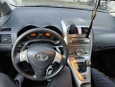 Toyota Auris: 2007 г., 1.6 л, Бензин, Хетчбек — 10