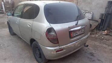 перевозной дом: Toyota Дуэт: 2000 г., 1.5 л, Автомат, Бензиновая, Хэтчбэк — 3