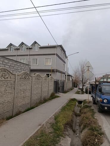 Сниму комнату: Студия в небольшом малоэтажном доме. - Планировка: комната-студия с — 1