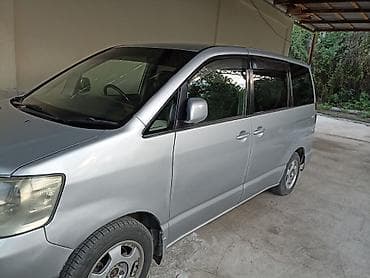 daf 2013: Toyota Noah: 2003 г., 2 л, Автомат, Бензин, Минивэн — 6