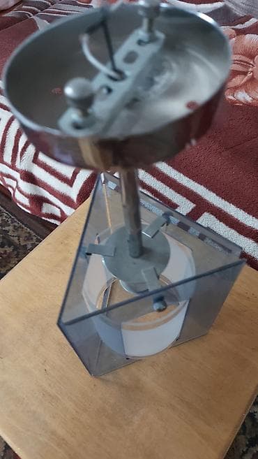 лед люстра: Потолочный светильник (подвес) современного дизайна. - Конструкция — 4