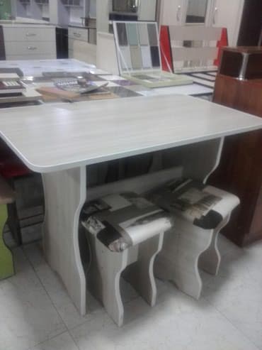 стол и 4 табурета: Новый стол и 4 табуретками наличии и на заказ 4500 — 4