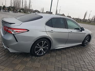 голыф 4: Toyota Camry: 2020 г., 2.4 л, Автомат, Гибрид, Седан — 5