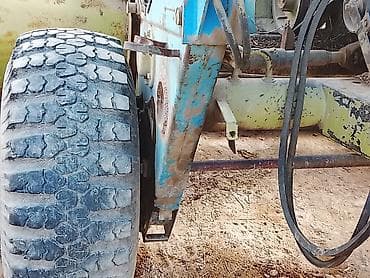 мотор запчасти: Самоходный зерноуборочный комбайн «303» с кабиной оператора — 4