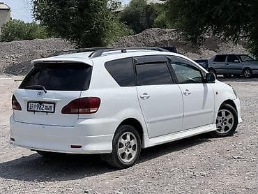 Toyota Ipsum: 2002 г., 2.4 л, Автомат, Бензин, Минивэн — 4