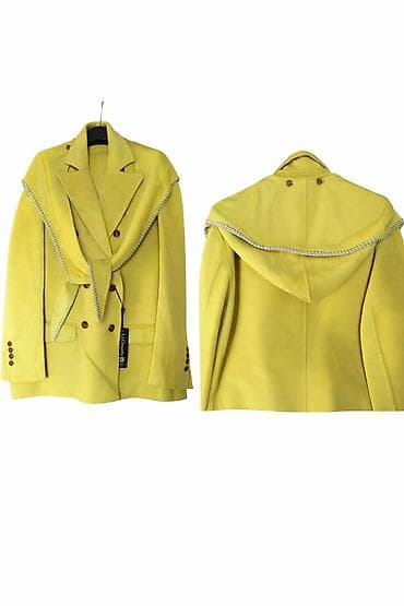 s: Женское полупальто из плотной шерстяной ткани. Особенности: материал — 6