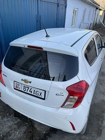 vauxhall combo: Chevrolet Spark: 2017 г., 1 л, Вариатор, Бензин, Хэтчбэк — 4