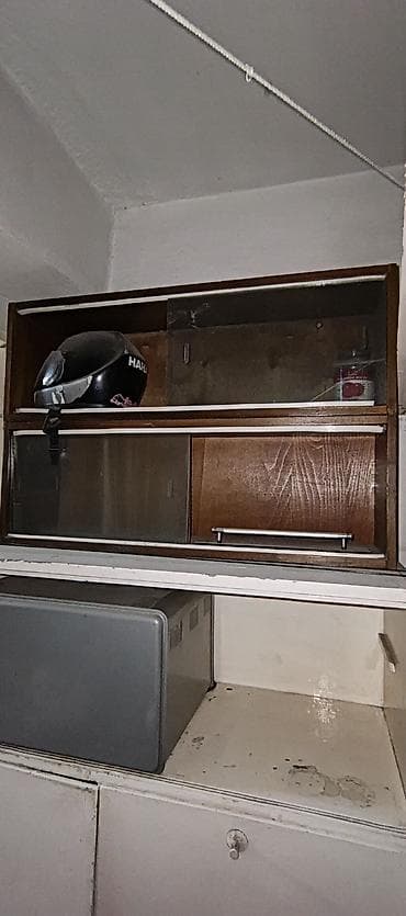віддам даром дитячі іграшки: Отдам даром мойку, шкафы, телевизор, полки, старые двери — 9