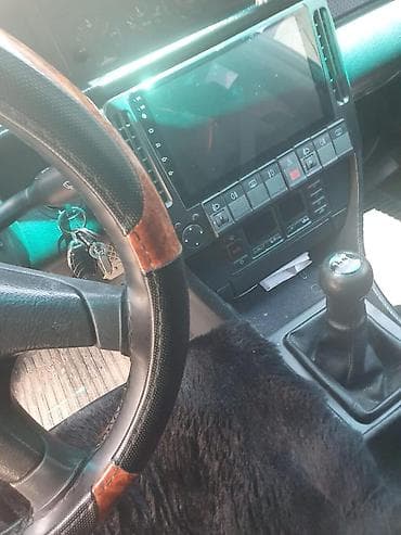 тез арада: Audi S4: 1992 г., Кол менен иштөөчү, Седан — 6