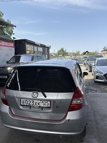 бамперы на гольф 3: Honda Fit: 2003 г., 1.3 л, Автомат, Бензин, Хэтчбэк — 3