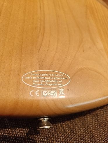 Гитаралар: Бас-гитара Yamaha RBX270 (4 струны) - Корпус: натуральное дерево с — 6
