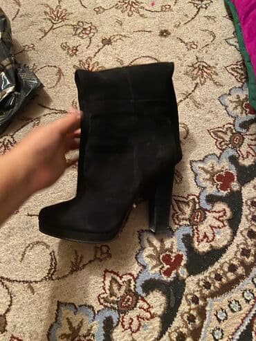 Атайын кийим: 1. Замша, внутри мех 39 размер 3.кожа и натуральный мех 39 размер 4 — 4