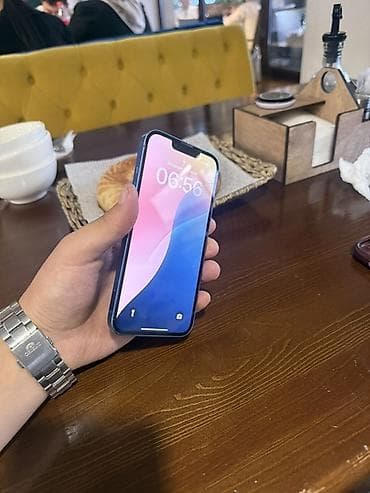 face id: IPhone 13, Б/у, 128 ГБ, Синий — 1