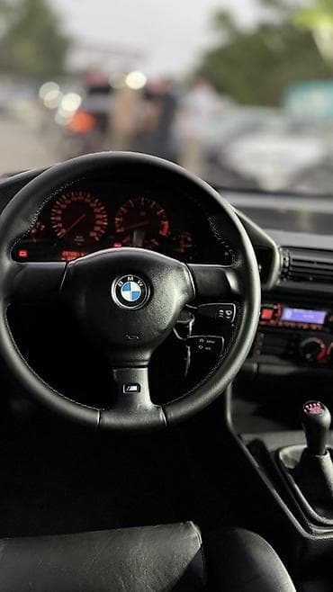 хелла: BMW M5: 1991 г., Механика, Бензин, Седан — 7