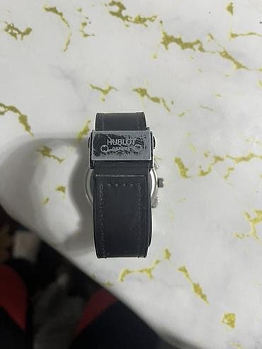 платия ош: Часы Hublot, кварцевые Договорная — 3