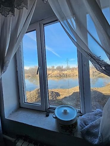 выход к реке: Продаётся жилой дом у воды. Описание: - Просторные светлые комнаты с — 3