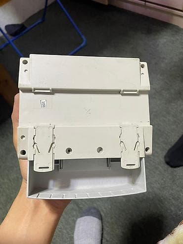 70 сом: Электросчётчики (набор) 1) Однофазный электронный счётчик — 5