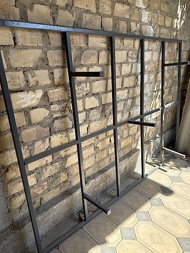 Мебель: Каркас и панели для двуспальной кровати с мягким изголовьем. Состав — 2