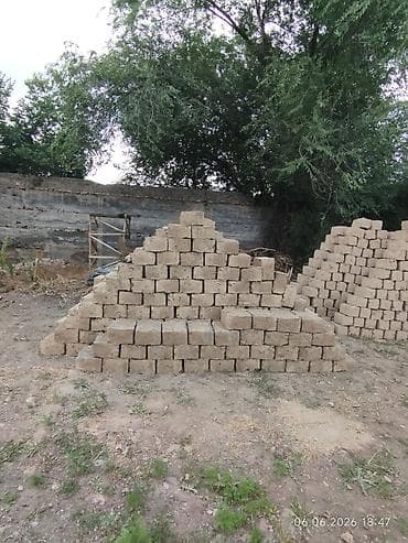 эски эмеректер: Саманный кирпич (адоб) - Состав: глина с добавлением соломы — 2