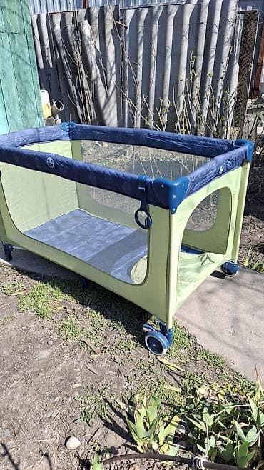 Манеж-кровать, Раскладной, Другой материал