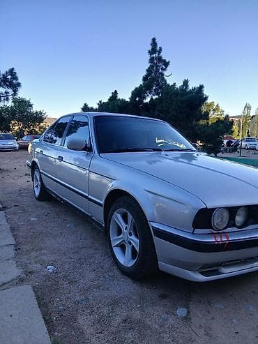 Унаа: BMW 5 series: 1993 г., 2 л, Кол менен иштөөчү, Бензин, Седан — 1