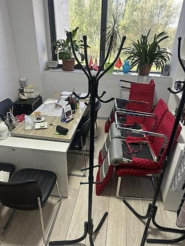 Напольная вешалка-стойка для одежды/верхней одежды в наличие 2 шт