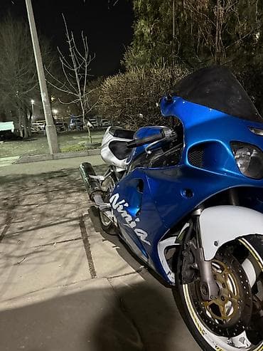 Мототехника: Kawasaki Ninja ZX7R— спортивный мотоцикл в классическом облике. 750 — 1