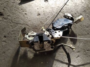 сигнализация центральный замок: Toyota Surf 130 замок дверной центральный, Тойота Сурф 130 дверной — 3