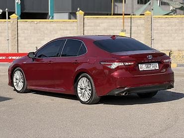 Toyota: Toyota Camry: 2018 г., 2.5 л, Вариатор, Гибрид, Седан — 4