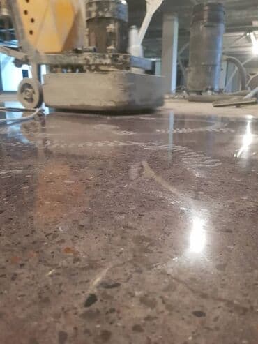 заливка пола: Стяжка Бесплатная консультация, Гарантия Больше 6 лет опыта — 4