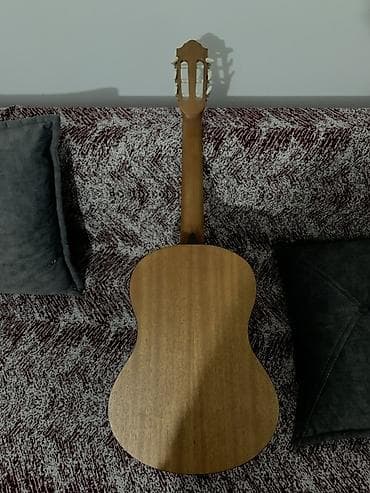 Гитары: Классическая шестиструнная гитара (нейлон) - Формат: классическая — 3