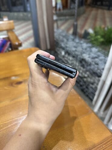 раскладные кнопочные телефоны: Samsung Galaxy Z Flip 3 5G, Колдонулган, 256 ГБ, түсү - Кара — 7