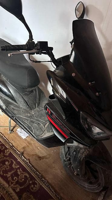 с4 2: Макси-скутер 150 куб. см, Бензин, Б/у — 1