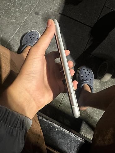 айфо 10: IPhone XR, белый цвет - Экран 6.1" Liquid Retina (IPS), True Tone — 4